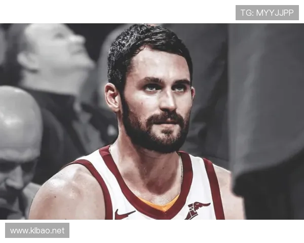 拉皮诺退役后还在晒百万年薪合同？