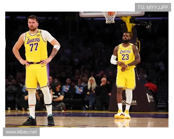 朗多无球跑位提升湖人进攻多样性明显优于首发后卫爵士细节